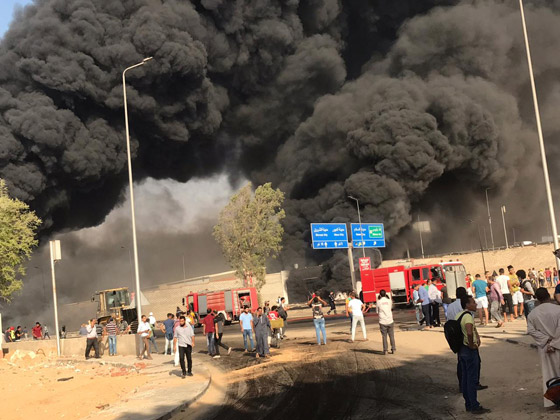 انفجار ماسورة خط بترول يتسبب في حريق هائل ومدمر في مصر صورة رقم 6