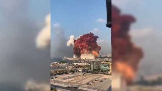 انفجار هائل يهز بيروت: 10 قتلى ومئات الجرحى ودمار هائل صورة رقم 4