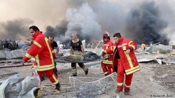 سحابة موت وأطلال وضحايا بالآلاف.. صور مروعة من انفجار بيروت صورة رقم 4