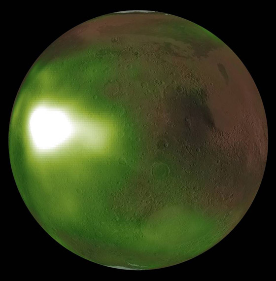 فيديو وصور: مسبار فضائي يرصد توهج أخضر مخيف في كوكب المريخ! صورة رقم 1