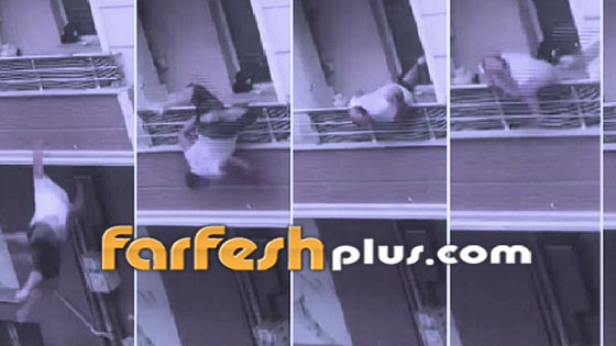 فيديو صادم.. تركي يتشاجر مع قريبه وفجأة يختل من الشرفة ويسقط! صورة رقم 1
