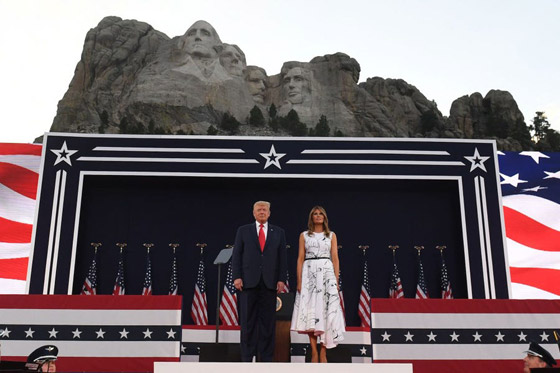هل سيتم وضع صورة ترامب على جبل راشمور مع الرؤساء العظماء؟ صورة رقم 3