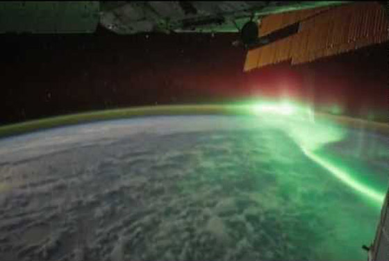 رائد فضاء روسي يلتقط صورا مدهشة لأضواء الشفق القطبي من الفضاء صورة رقم 4