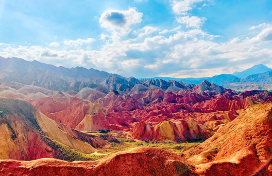 جبال دنكسيا في الصين: ملونة بقوس قزح كلوحة زيتية ويعشقها السياح صورة رقم 6