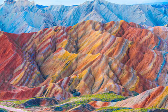 جبال دنكسيا في الصين: ملونة بقوس قزح كلوحة زيتية ويعشقها السياح صورة رقم 10