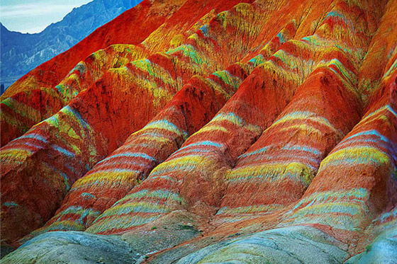 جبال دنكسيا في الصين: ملونة بقوس قزح كلوحة زيتية ويعشقها السياح صورة رقم 11