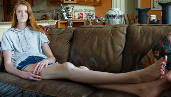 فيديو وصور: فتاة تمتلك أطول ساقين في العالم.. يزيد طولها على مترين! صورة رقم 13
