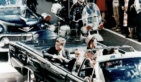 صور: بيع السيارة المشؤومة التي استقلها الرئيس كينيدي يوم اغتياله بمزاد صورة رقم 23