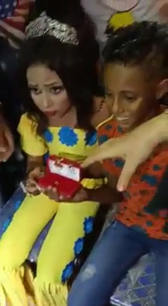 فيديو خطوبة طفلين (12 عاما) يصدم المصريين والسلطات تقبض على الوالدين صورة رقم 10