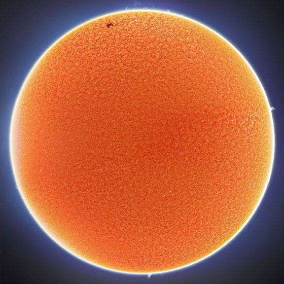 صورة مذهلة ومميزة ترصد لحظة مرور محطة الفضاء الدولية أمام الشمس صورة رقم 4
