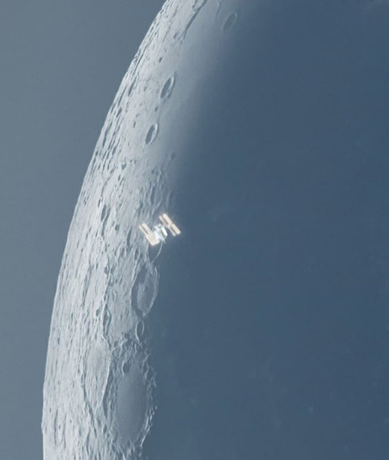 صورة مذهلة ومميزة ترصد لحظة مرور محطة الفضاء الدولية أمام الشمس صورة رقم 9