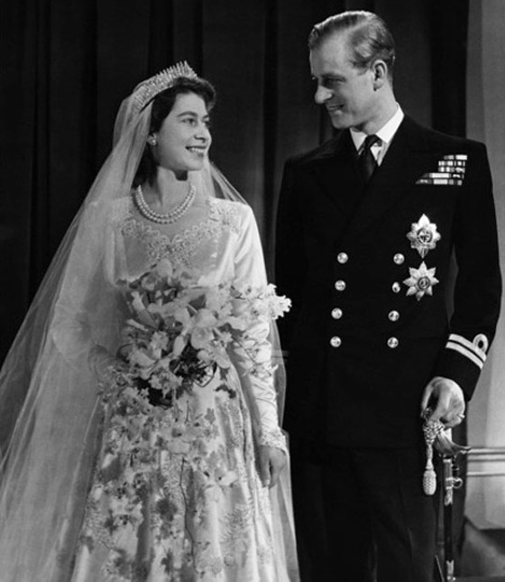 مصدر قوتي.. الملكة إليزابيث والأمير فيليب يحتفلان بعيد زواجهما الـ73 صورة رقم 3