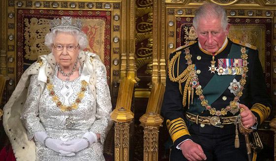 بالصور: أول لقاء للأمير فيليب بالأميرة (الملكة) إليزابيث قبل 82 سنة صورة رقم 33