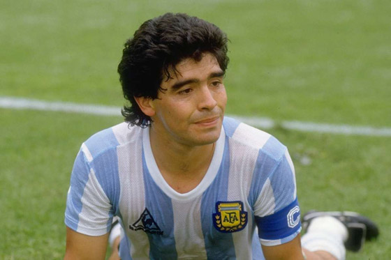 وفاة أسطورة كرة القدم الأرجنتيني دييغو مارادونا صورة رقم 5