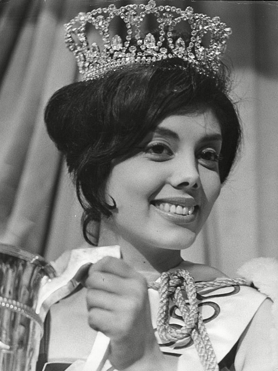 وفاة ملكة جمال العالم دهسا بحافلة في الأرجنتين (صور) صورة رقم 2