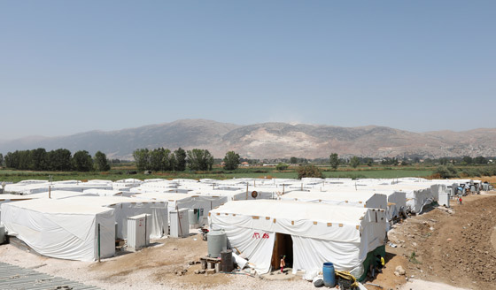 إحراق مخيم للاجئين السوريين في شمال لبنان صورة رقم 3