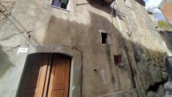 بلدة إيطالية تعرض منازلها للبيع مقابل يورو واحد فقط لجلب سكان جدد! صور صورة رقم 4