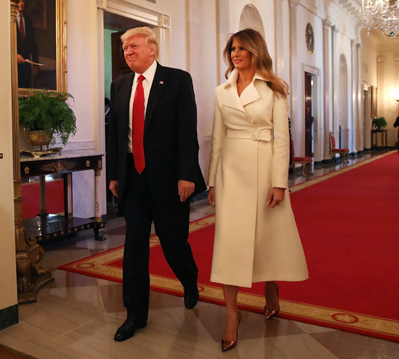 البيت الأبيض يعلن موعد مغادرة ترامب وزوجته ميلانيا صورة رقم 3