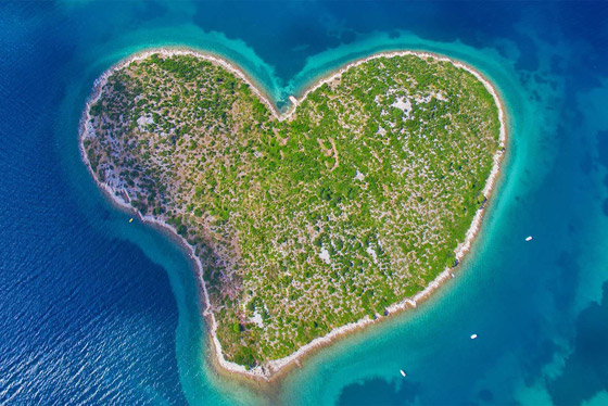 الحب في كل مكان.. إليكم مواقع وأماكن خلابة على شكل قلب حول العالم صورة رقم 7
