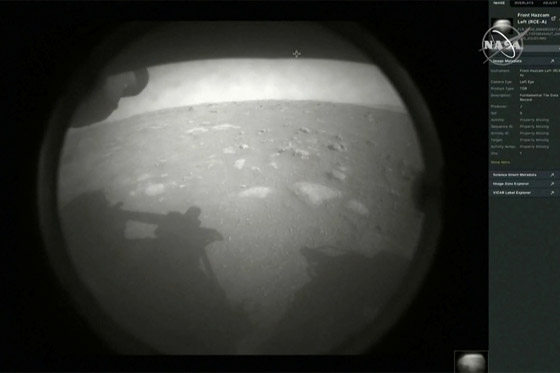 ناسا تحتفل بنجاح هبوط مركبة المثابرة على سطح المريخ (الكوكب الأحمر) صورة رقم 16