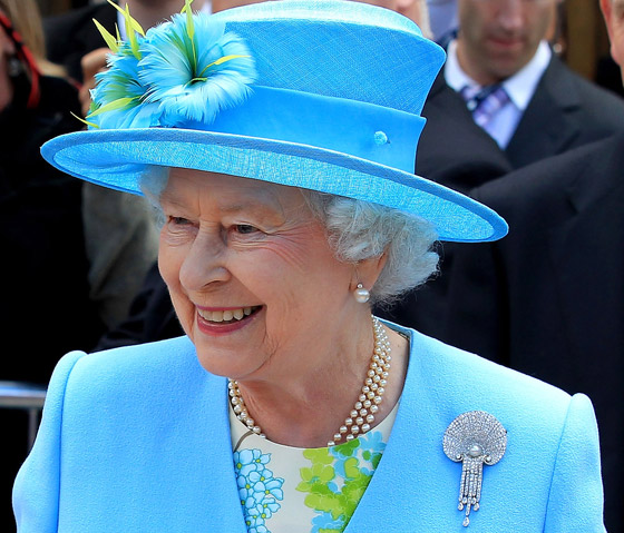 ماذا قالت الملكة إليزابيث البريطانية عن لقاح كورونا الذي تلقته؟ صورة رقم 1