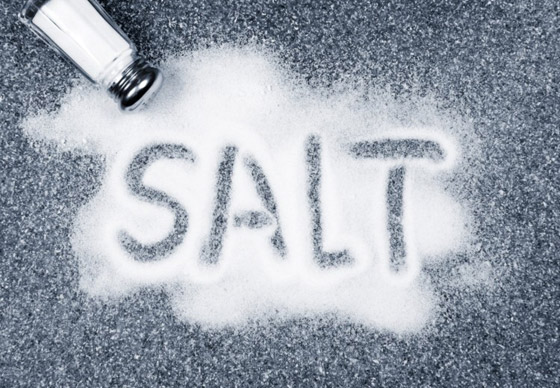 عدا ارتفاع ضغط الدم.. ماذا يحدث لأجسامنا عند تناول الكثير من الملح؟ صورة رقم 6