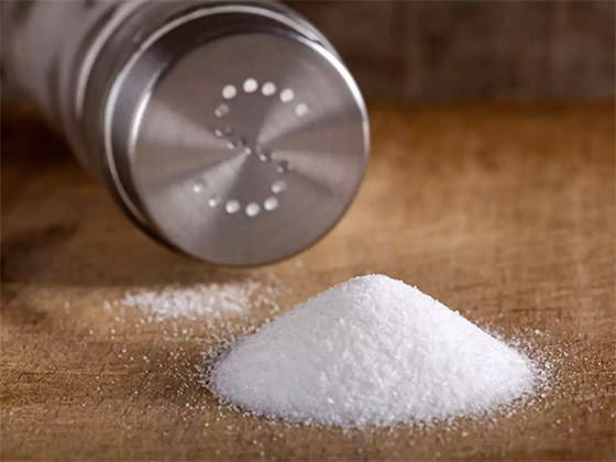 عدا ارتفاع ضغط الدم.. ماذا يحدث لأجسامنا عند تناول الكثير من الملح؟ صورة رقم 3