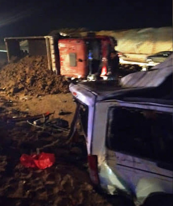 18 قتيلا بينهم أطفال بحادث سير بمصر.. شاحنة انقلبت على حافلة ودمرتها صورة رقم 5