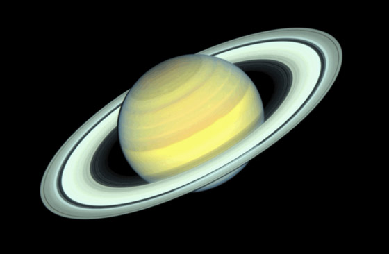 تلسكوب هابل يُظهر الانتقال الملون المذهل بين الفصول على كوكب زحل صورة رقم 5