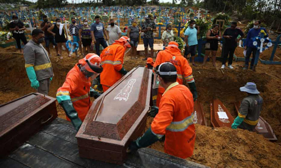 البرازيل.. وفيات كورونا تتخطى النصف مليون صورة رقم 3