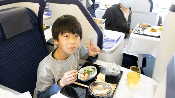 شركة طيران يابانية تحول طائراتها إلى مطاعم لمواجهة أزمة كورونا! صور صورة رقم 3