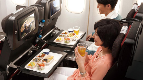 شركة طيران يابانية تحول طائراتها إلى مطاعم لمواجهة أزمة كورونا! صور صورة رقم 10