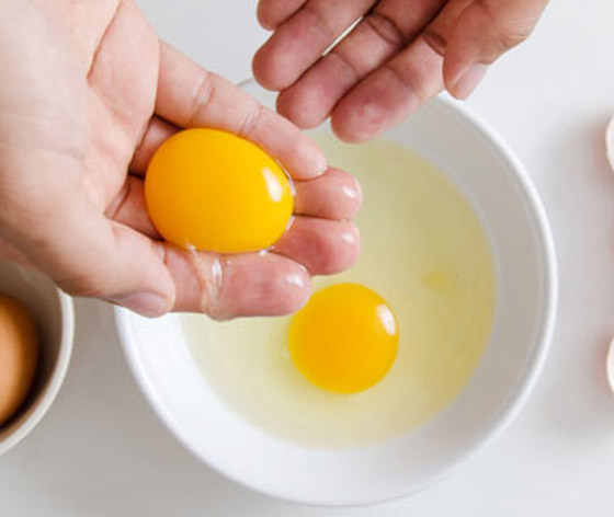 الفرق الصحي بين صفار البيض وبياضه وفوائدهما.. متى يستخدمان بالطهي؟ صورة رقم 5