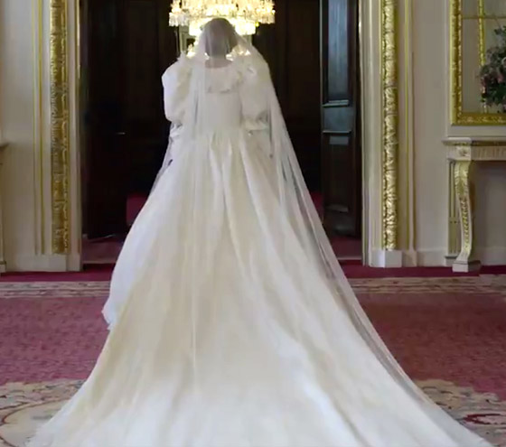 عرض فستان زفاف الأميرة ديانا للجمهور لأول مرة منذ عقود! فيديو وصور صورة رقم 10
