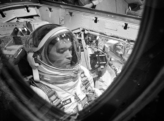 وفاة رائد الفضاء الأمريكي المنسي والأكثر عزلة الذي شارك بأول رحلة للقمر صورة رقم 3