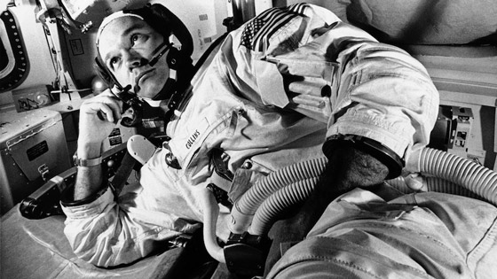 وفاة رائد الفضاء الأمريكي المنسي والأكثر عزلة الذي شارك بأول رحلة للقمر صورة رقم 13