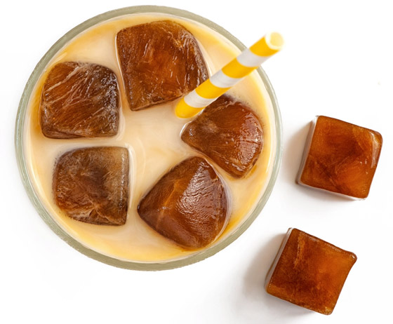 إليكم طريقة تحضير مكعبات القهوة المثلجة اللذيذة لصيف منعش وبارد صورة رقم 1