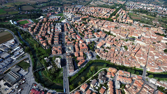 مدن إيطالية تعطي المال للعاملين عن بعد! تريد منهم السكن بمنازلها بشروط صورة رقم 6