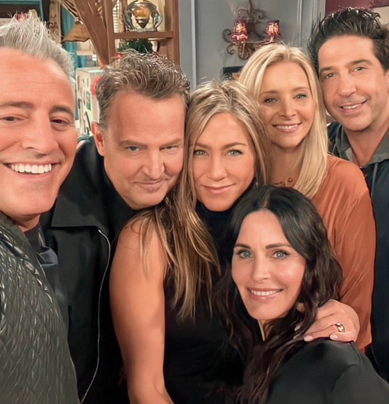 نجوم مسلسل (Friends) يلتقون مجددا بعد 17 عاما.. هل تغيّروا كثيرا؟ صورة رقم 1