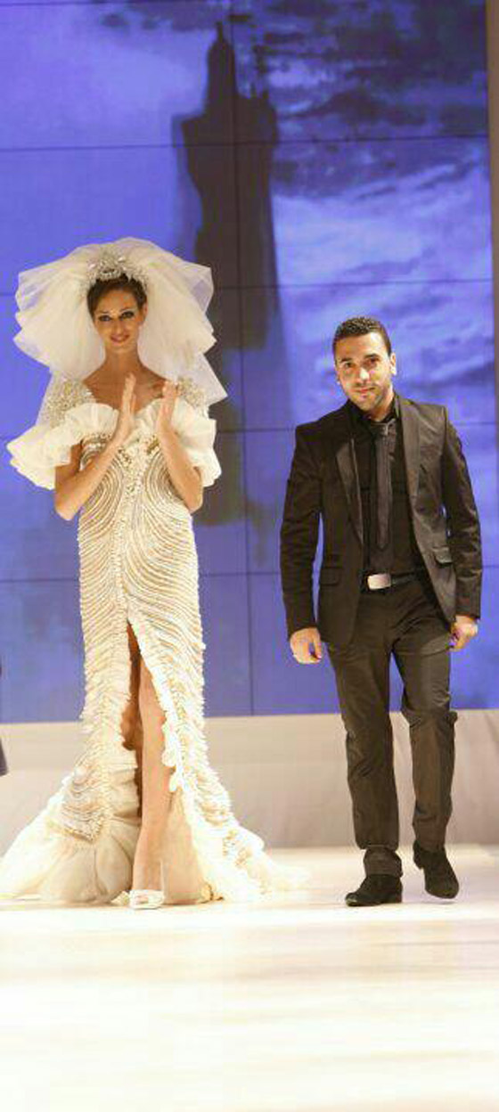 فستان ملكة جمال الكون بحفل فوزها مسروق من مصمم لبناني صورة رقم 3