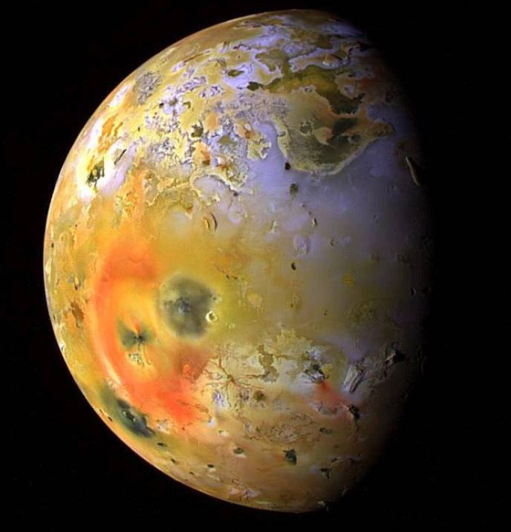 بالفيديو والصور: ناسا تنشر مشاهد مذهلة لكوكب المشتري وأكبر أقماره صورة رقم 8