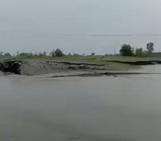 فيديو لظاهرة غريبة في الهند.. ظهور أرض بشكل مفاجئ من تحت الماء! صورة رقم 2
