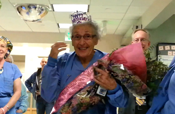 صور: أقدم وأكبر ممرضة أمريكية تعلن تقاعدها بعد عمل استمر 70 عاما صورة رقم 9