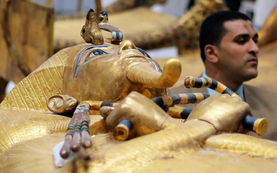 صور :العثور على حطام سفينة مصرية قديمة غرقت قبل 2200 عام.. علماء: سقطت عليها حجارة معبد آمون صورة رقم 1