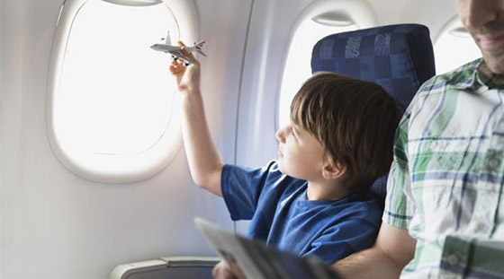 شركة طيران تحل مشكلة الجلوس قرب الأطفال صورة رقم 3