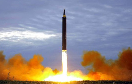لأول مرة بالتاريخ.. إطلاق صاروخ باليستي من عربة قطار بكوريا الشمالية صورة رقم 7