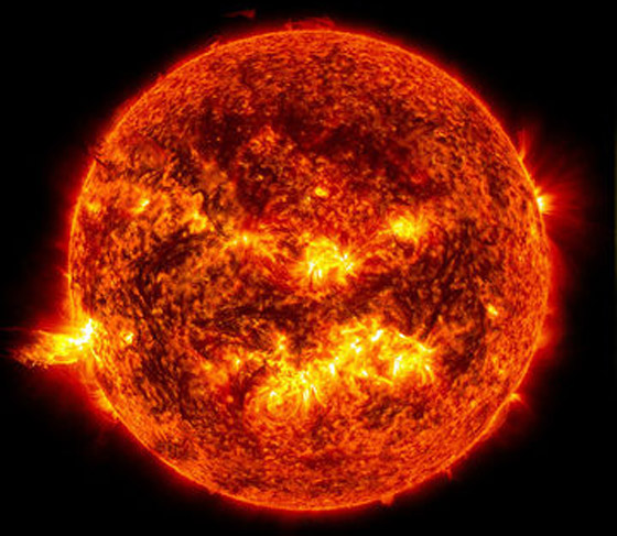 تتكون من الغاز وليست صلبة كالكواكب.. هل تدور الشمس حول نفسها؟ صورة رقم 6