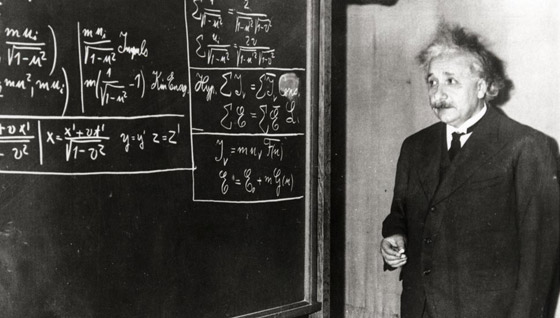 أثمن مخطوطة لأينشتاين لحسابات نظرية النسبية تُعرض للبيع بمزاد علني صورة رقم 4