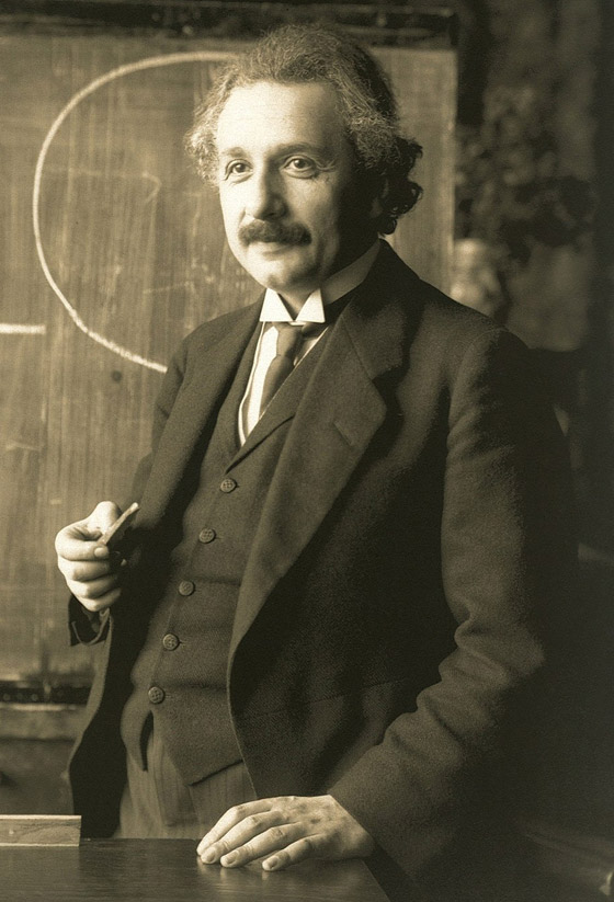 أثمن مخطوطة لأينشتاين لحسابات نظرية النسبية تُعرض للبيع بمزاد علني صورة رقم 6
