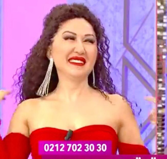 فيديو: التحقيق مع طبيبة قلب تركيه لانها  رقصت في برنامج على الهواء صورة رقم 3